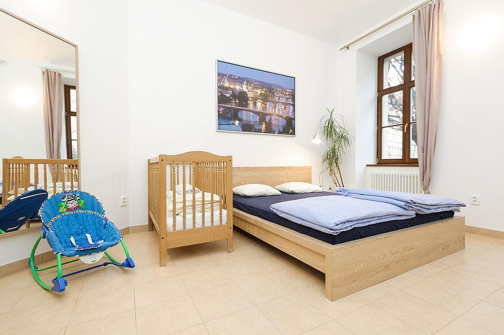 Ginosi Elema Apartel Prague Extérieur photo