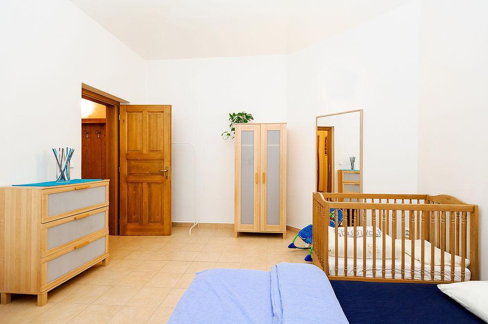 Ginosi Elema Apartel Prague Extérieur photo