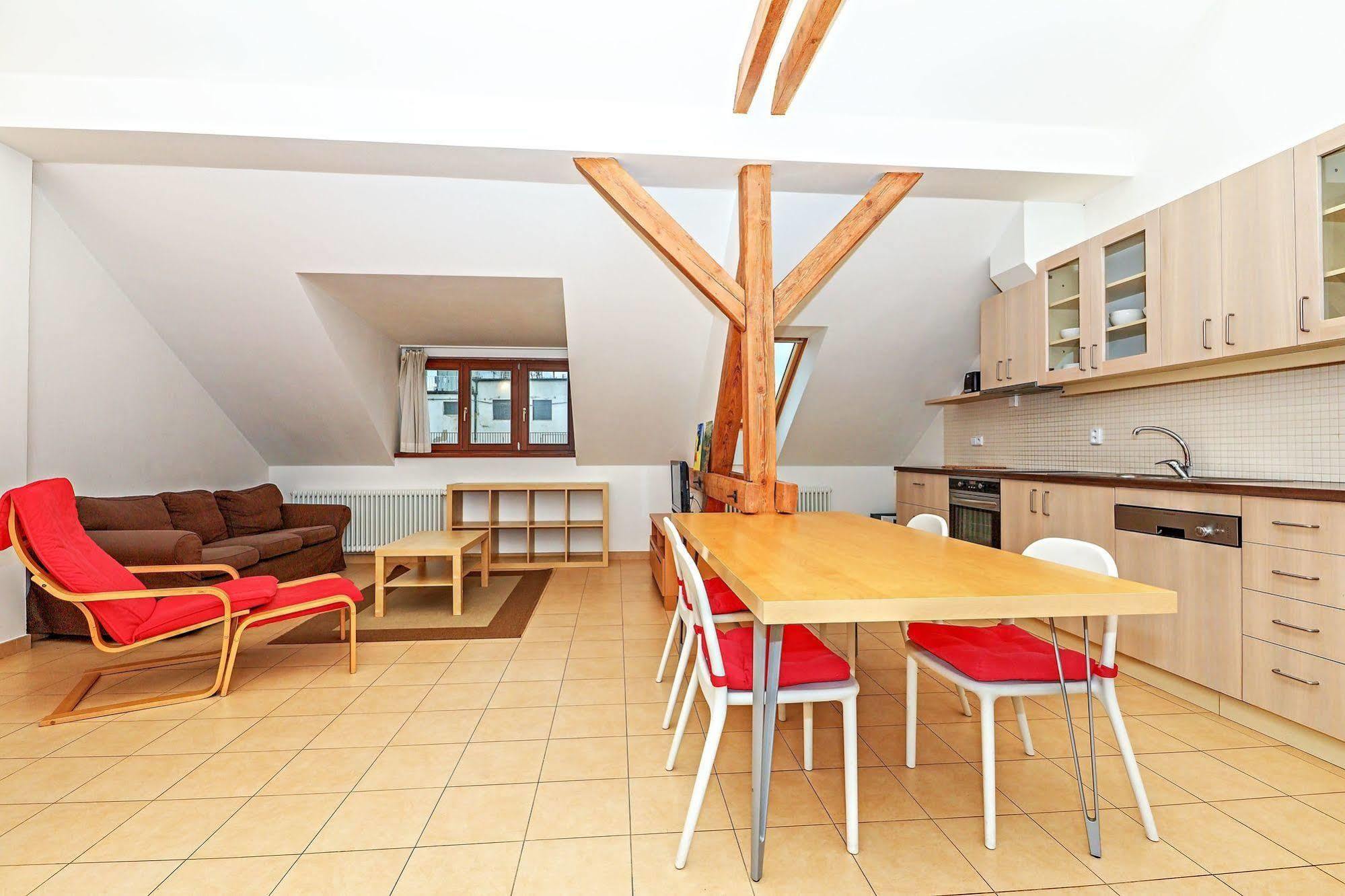 Ginosi Elema Apartel Prague Extérieur photo