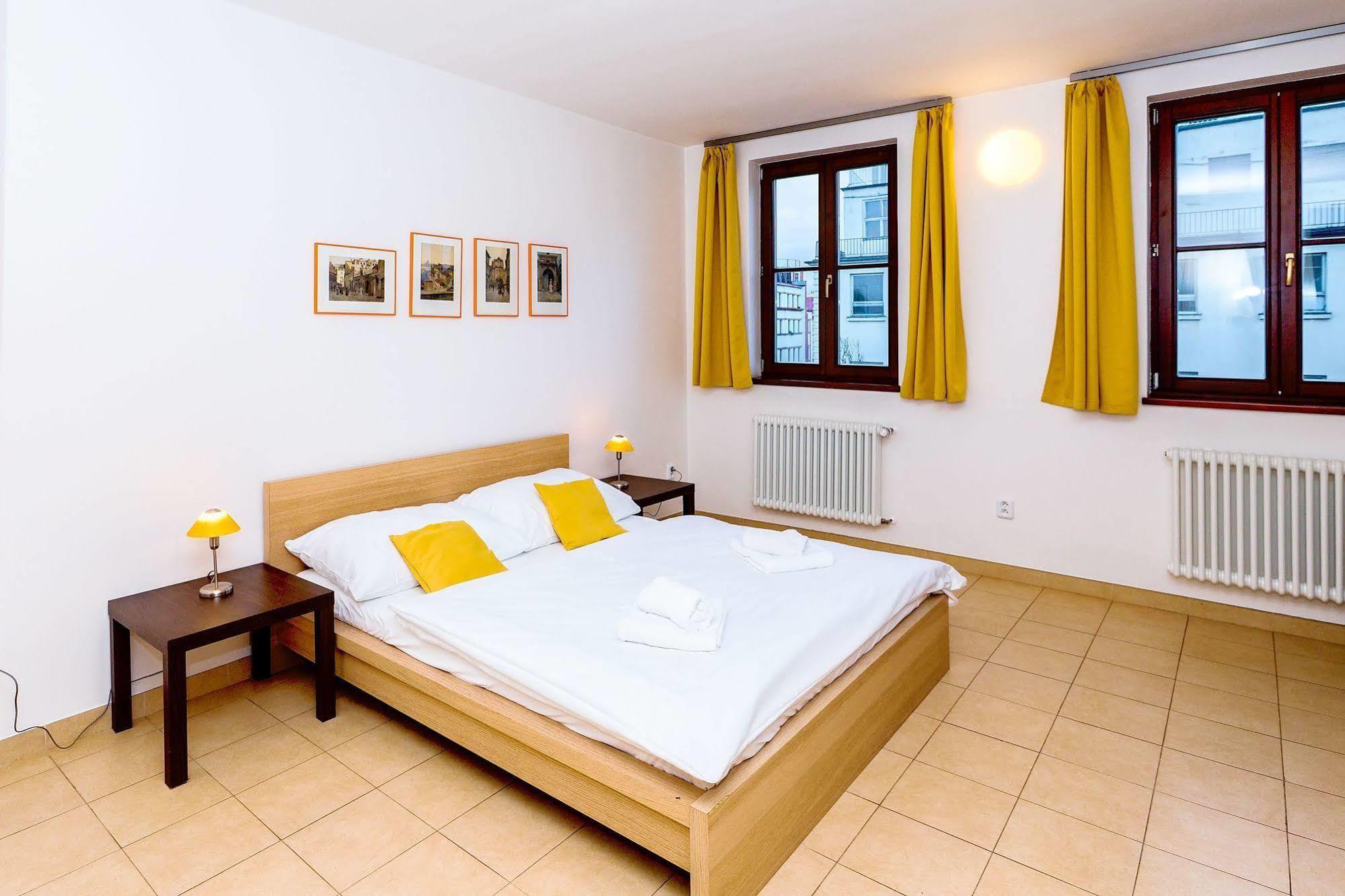 Ginosi Elema Apartel Prague Extérieur photo