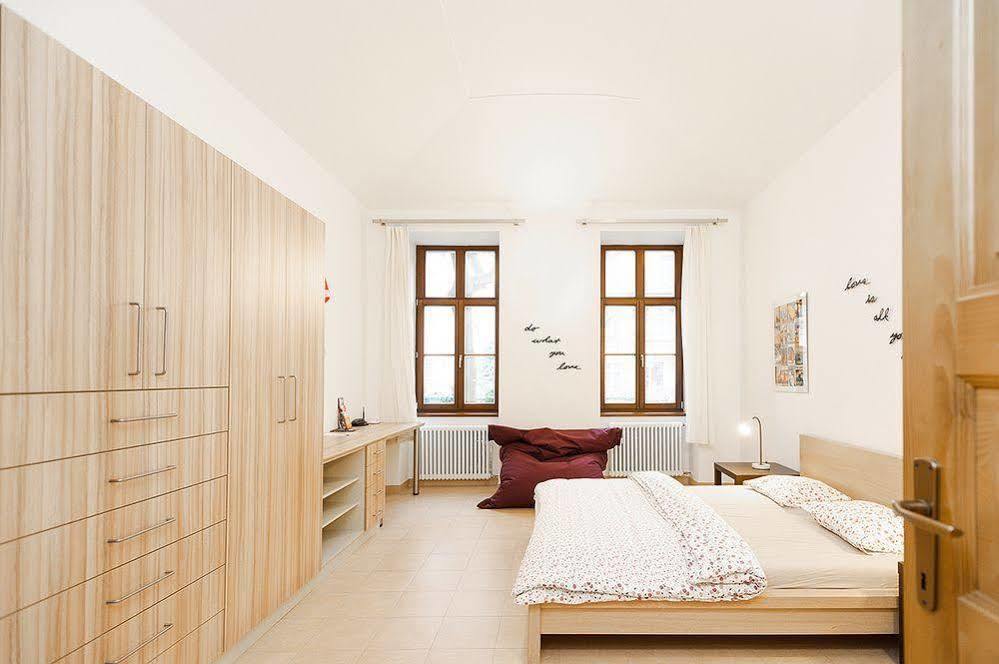 Ginosi Elema Apartel Prague Extérieur photo