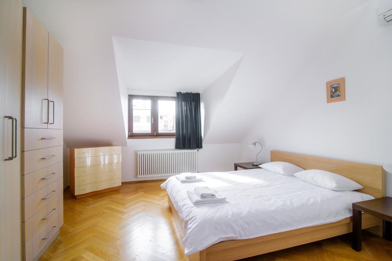 Ginosi Elema Apartel Prague Extérieur photo