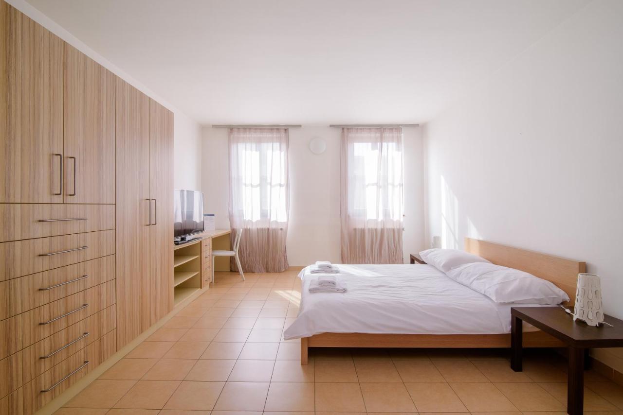 Ginosi Elema Apartel Prague Extérieur photo