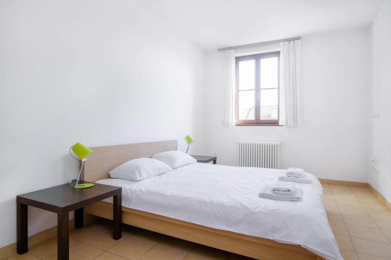 Ginosi Elema Apartel Prague Extérieur photo