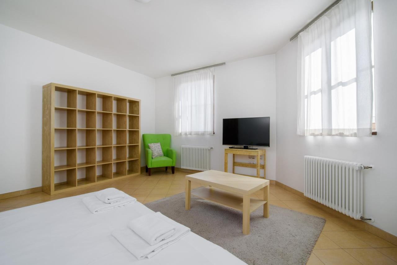 Ginosi Elema Apartel Prague Extérieur photo